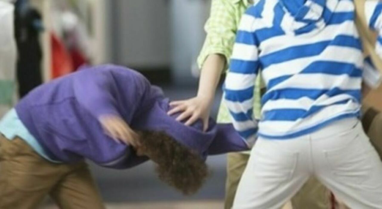Pestaggi, punizioni e umiliazioni: scacco alla baby gang di Porto Recanati, in 8 nei guai Pestaggi, punizioni e umiliazioni: scacco alla baby gang di Porto Recanati, in 8 nei guai
