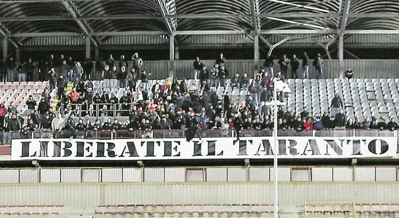 Calcio, il Taranto (dopo il fallimento) è nel baratro. Il sindaco Bitetti: «Ora serve un nuovo patto tra istituzioni, tifosi e società» Calcio, il Taranto (dopo il fallimento) è nel baratro. Il sindaco Bitetti: «Ora serve un nuovo patto tra istituzioni, tifosi e società»