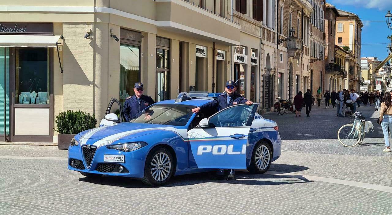 «Paga o diffondiamo video hard». Via 3mila euro, a Senigallia presi i ricattatori «Paga o diffondiamo video hard». Via 3mila euro, a Senigallia presi i ricattatori