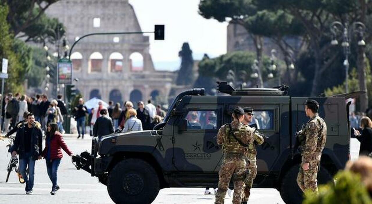 Riservisti italiani, 35mila in campo (anche per la guerra cyber): il progetto dello Stato maggiore della Difesa Riservisti italiani, 35mila in campo (anche per la guerra cyber): il progetto dello Stato maggiore della Difesa