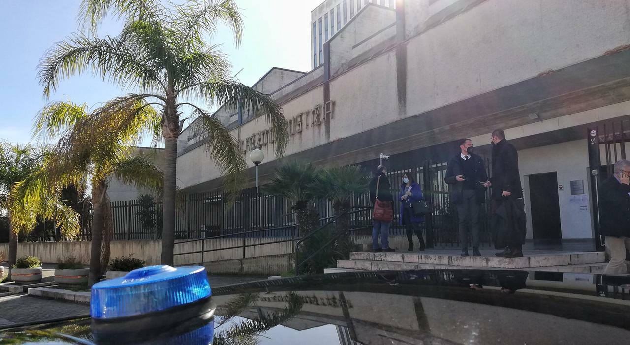 Bimbo morto a cinque mesi, il caso: «Perdeva sangue dalla bocca». Via all Bimbo morto a cinque mesi, il caso: «Perdeva sangue dalla bocca». Via all