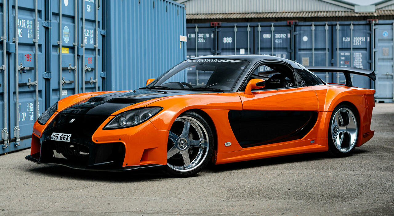 https://statics.cedscdn.it/photos/MED_HIGH/2025/07/17/8962017_17111339_venduta_asta_auto_fast_and_furious_tokyo_drift_mazda_han_prezzo_oggi_17_7_2025.jpg