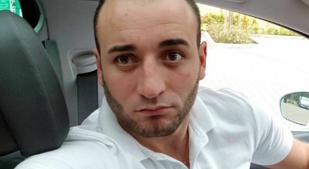 https://statics.cedscdn.it/photos/MED_HIGH/2025/07/17/8962059_17115611_difende_figlio_fuori_discoteca_pugno_faccia_morto_vladimir_radu_mestre_oggi_17_7_2025.jpg