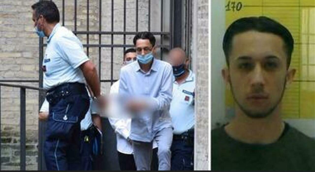Banda dello spray, fuga finita: Cavallari bloccato a Barcellona. Era scappato 2 settimane fa dopo la discussione della tesi di laurea a Bologna Banda dello spray, fuga finita: Cavallari bloccato a Barcellona. Era scappato 2 settimane fa dopo la discussione della tesi di laurea a Bologna