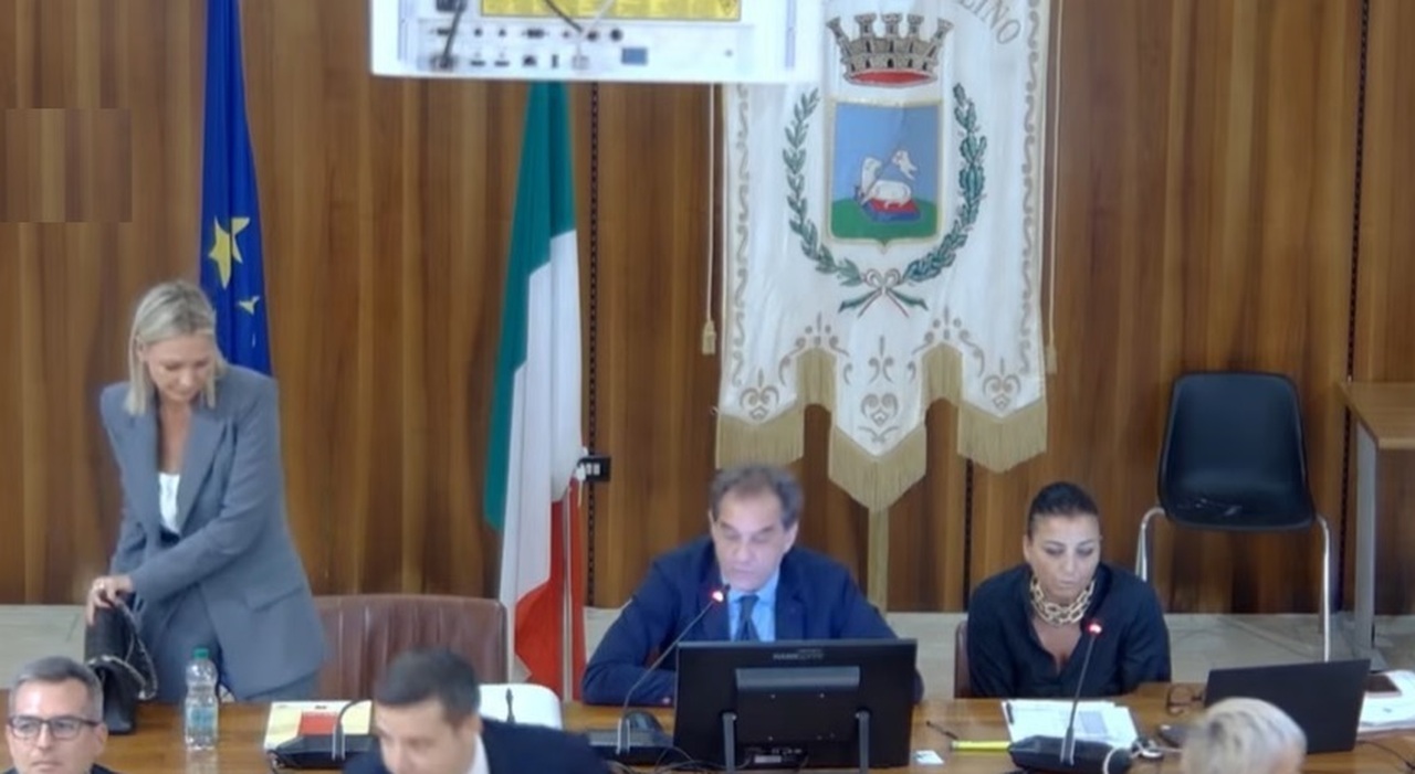 https://statics.cedscdn.it/photos/MED_HIGH/2025/07/17/8962609_8962465_17191917_comune.jpg
