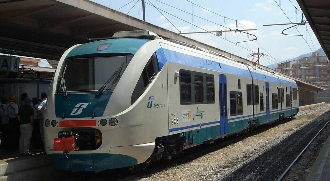 https://statics.cedscdn.it/photos/MED_HIGH/2025/07/18/8963944_18104942_terremoto_campi_flegrei_napoli_circolazione_treni_sospesa_trasporti_oggi_18_7_2025.jpg