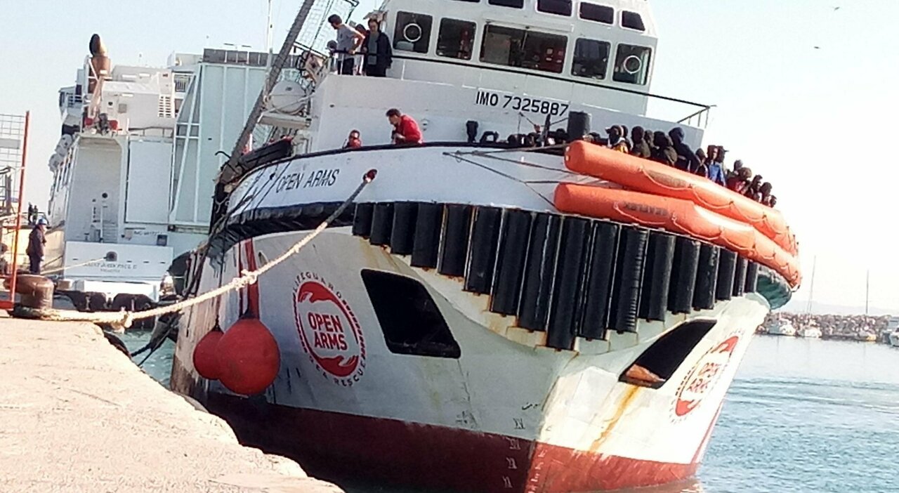 Open Arms, procura impugna assoluzione di Salvini: ricorso immediato in Cassazione. Piantedosi: «Dispiaciuto, anche io imputabile» Open Arms, procura impugna assoluzione di Salvini: ricorso immediato in Cassazione. Piantedosi: «Dispiaciuto, anche io imputabile»