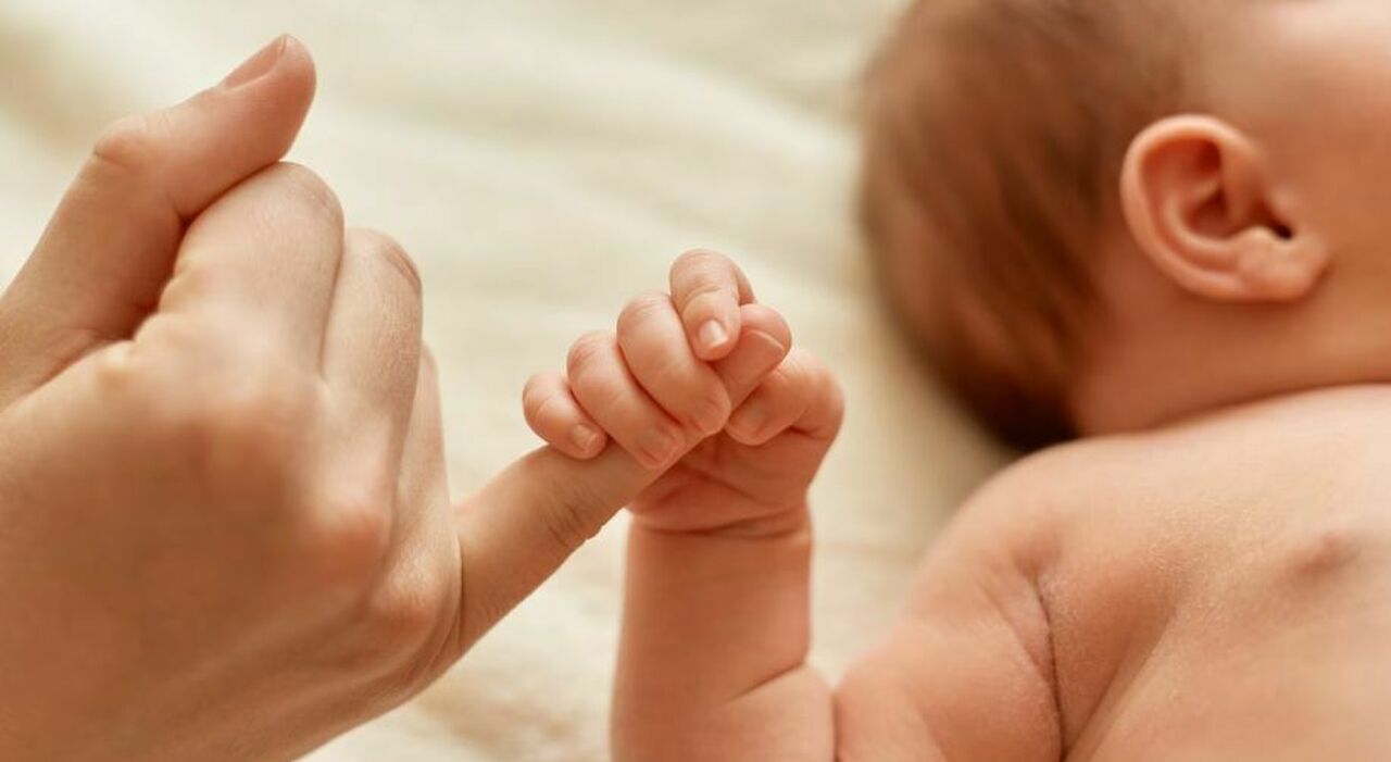 https://statics.cedscdn.it/photos/MED_HIGH/2025/07/18/8963971_18111945_neonati_morti_in_culla_sids_cos_e_come_limitare_rischi_sudden_infant_death_syndrome_oggi_18_7_2025.jpg