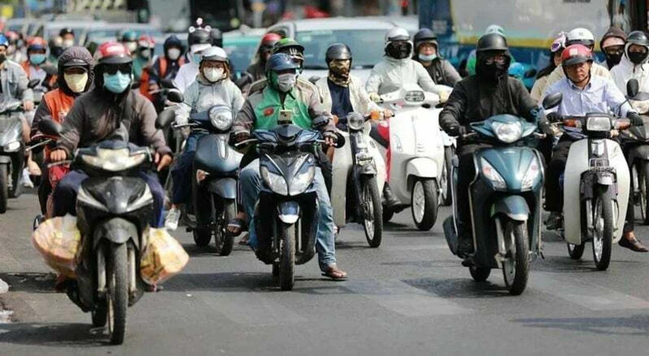Scooter nel centro di Hanoi