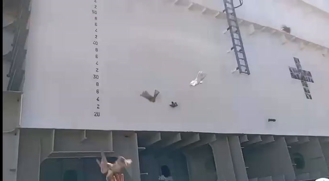 https://statics.cedscdn.it/photos/MED_HIGH/2025/07/18/8964522_poster.jpg