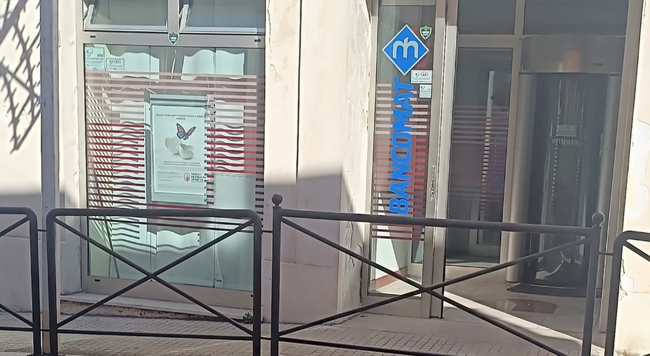 furti ai bancomat sventati nel leccese indagini in corso