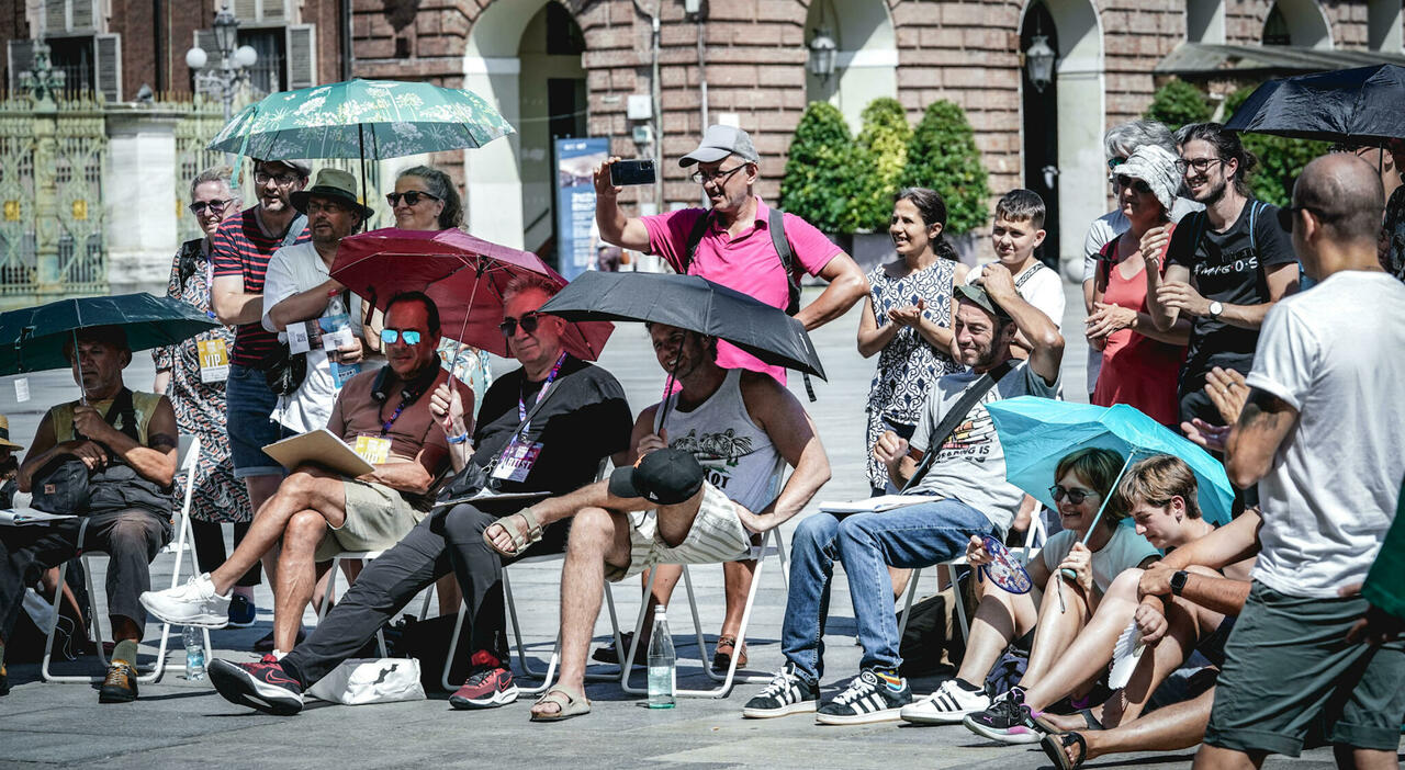 Meteo, arriva la fiammata africana: «Temperature mai viste, toccheremo i 50° C». l Meteo, arriva la fiammata africana: «Temperature mai viste, toccheremo i 50° C». l