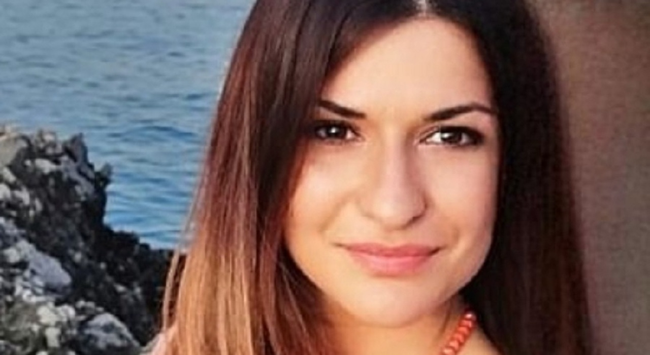 Veronica Casaburi accoltellata 7 volte nel sonno dal marito, sopravvive e pubblica un messaggio: «Continuerò a lottare per i miei figli» Veronica Casaburi accoltellata 7 volte nel sonno dal marito, sopravvive e pubblica un messaggio: «Continuerò a lottare per i miei figli»