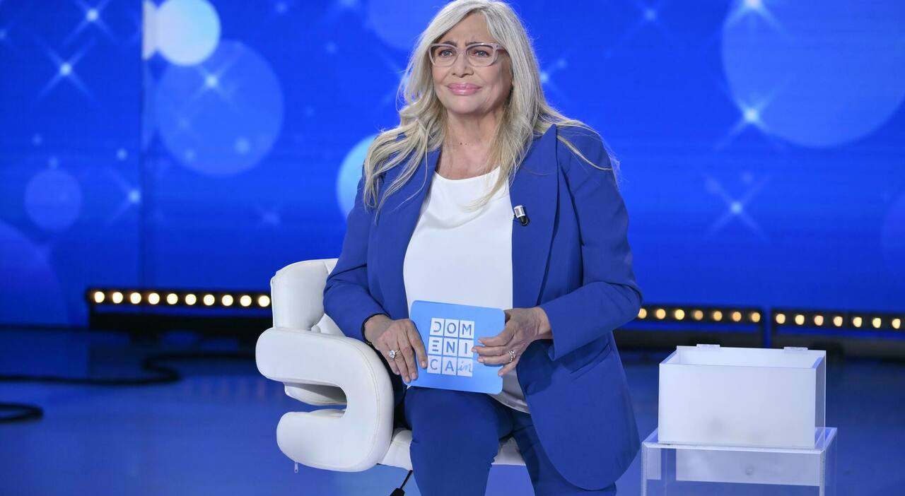 https://statics.cedscdn.it/photos/MED_HIGH/2025/07/19/8966067_19161115_mara_venier_domenica_in.jpg