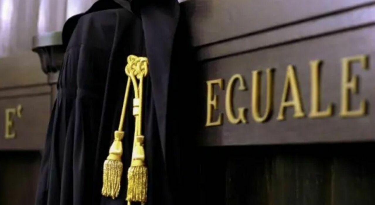 https://statics.cedscdn.it/photos/MED_HIGH/2025/07/19/8966079_19161611_genitori_risarcimento_figlio_maleducazione_condanna_deficit_educativo_napoli_oggi_19_7_2025.jpg