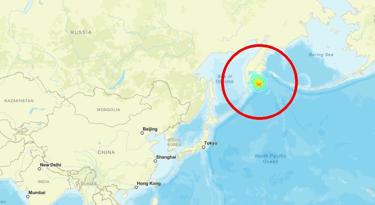 Terremoto in Russia, scossa di magnitudo 7.4 al largo della Kamchatka: scatta l Terremoto in Russia, scossa di magnitudo 7.4 al largo della Kamchatka: scatta l