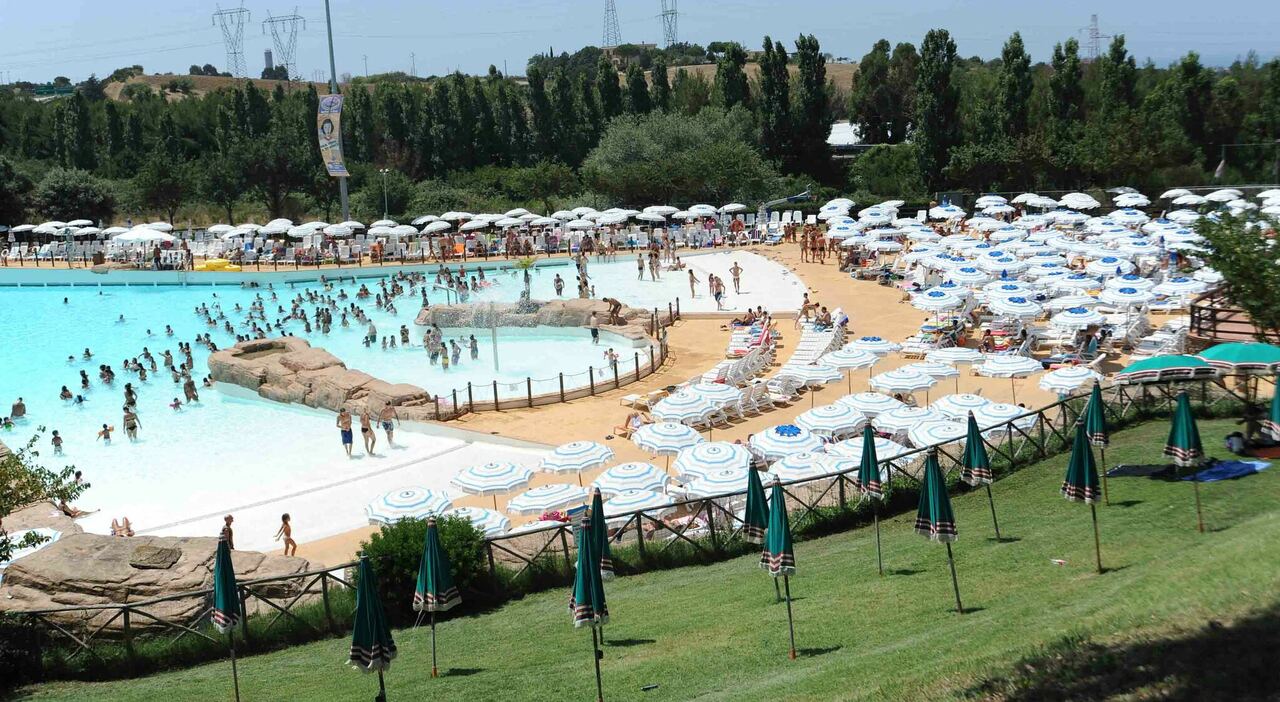 Gallipoli, bambino di sette anni cade nella piscina di un parco acquatico e rischia di annegare: è gravissimo