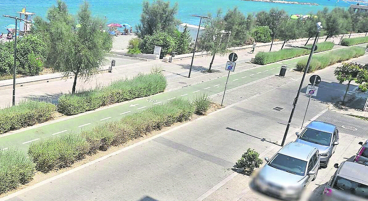 Tra tende e sosta selvaggia, weekend al mare tra i disagi. Avviato il servizio animazione Tra tende e sosta selvaggia, weekend al mare tra i disagi. Avviato il servizio animazione