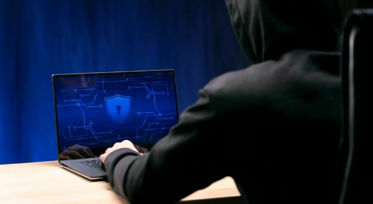 https://statics.cedscdn.it/photos/MED_HIGH/2025/07/21/8968970_21081918_attacco_hacker_globale_rischi_sfruttato_falla_sicurezza_microsoft_oggi_21_7_2025.jpg