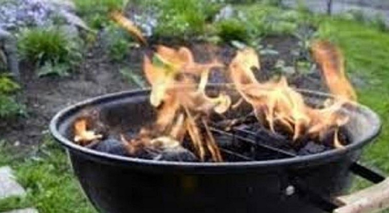 https://statics.cedscdn.it/photos/MED_HIGH/2025/07/21/8969609_21191008_morto_barbecue_alcol_ssalvatore_ciciriello.jpg