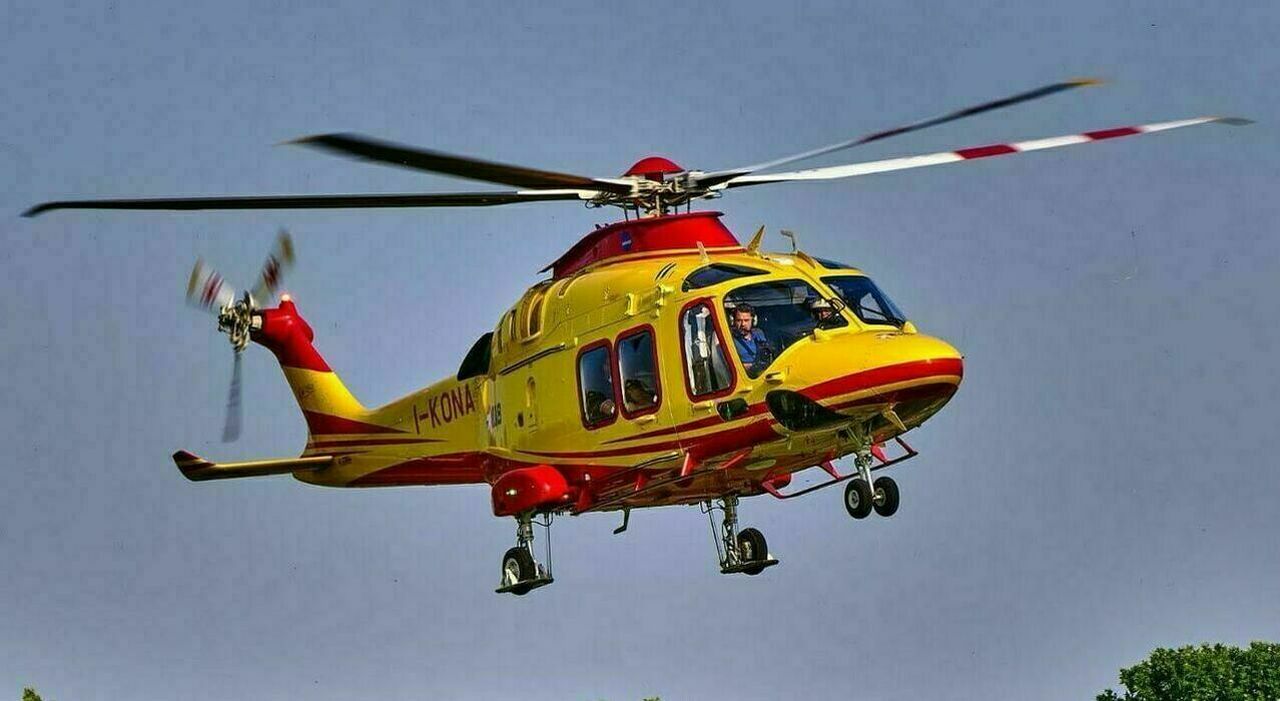 Bimbo di 3 anni cade dal balcone, era in casa con i genitori: codice rosso, è gravissimo