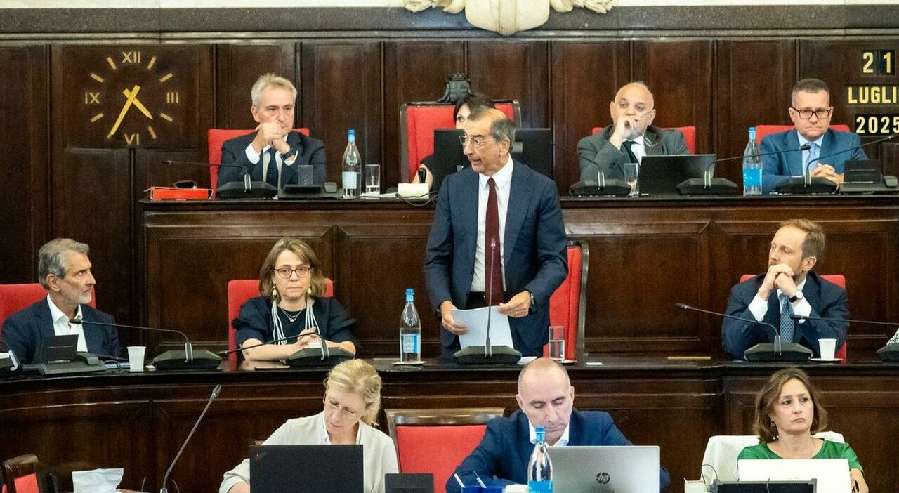 Inchiesta Milano, Sala: «Ho le mani pulite, la mia giunta va avanti». Bagarre in Consiglio. L?assessore Tancredi si dimette Inchiesta Milano, Sala: «Ho le mani pulite, la mia giunta va avanti». Bagarre in Consiglio. L?assessore Tancredi si dimette