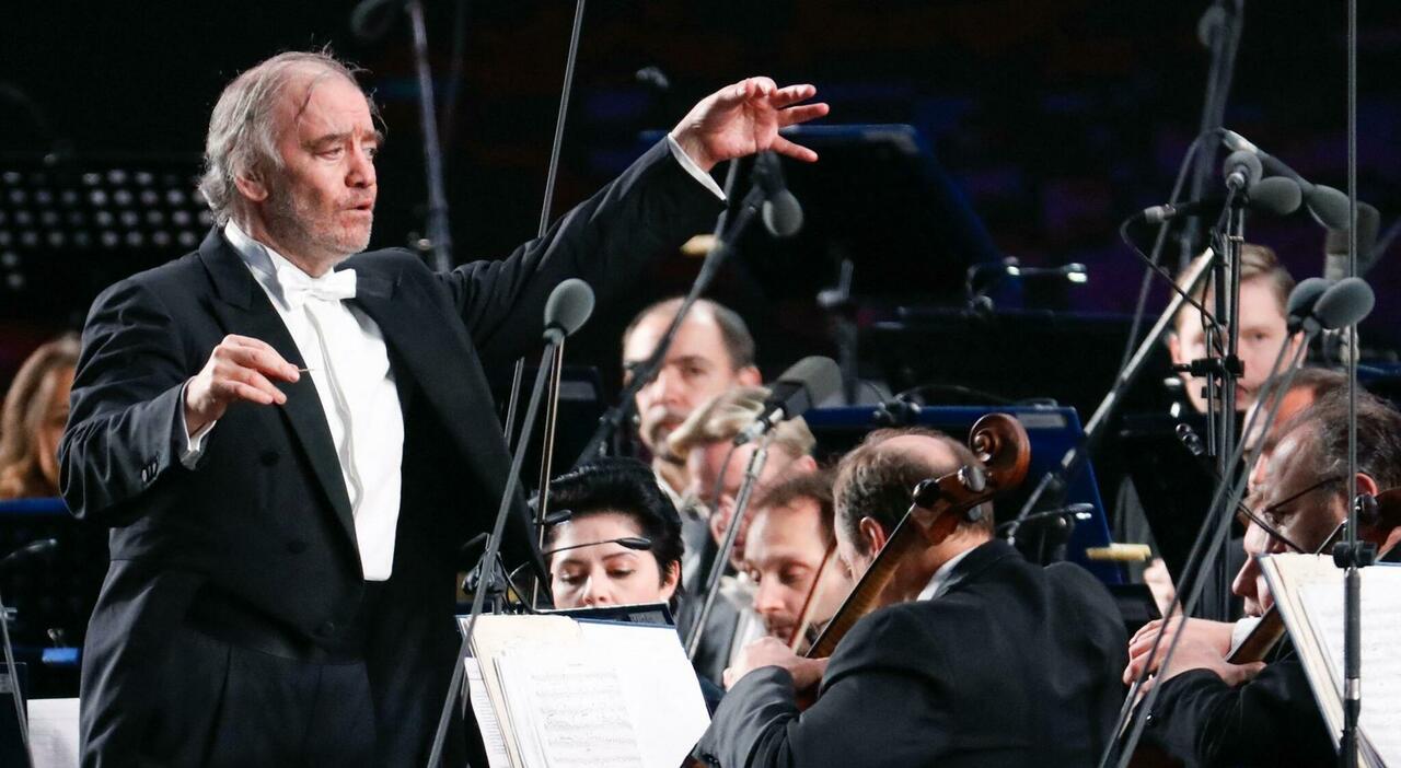 Gergiev, stop al concerto alla Reggia di Caserta del maestro amico di Putin
