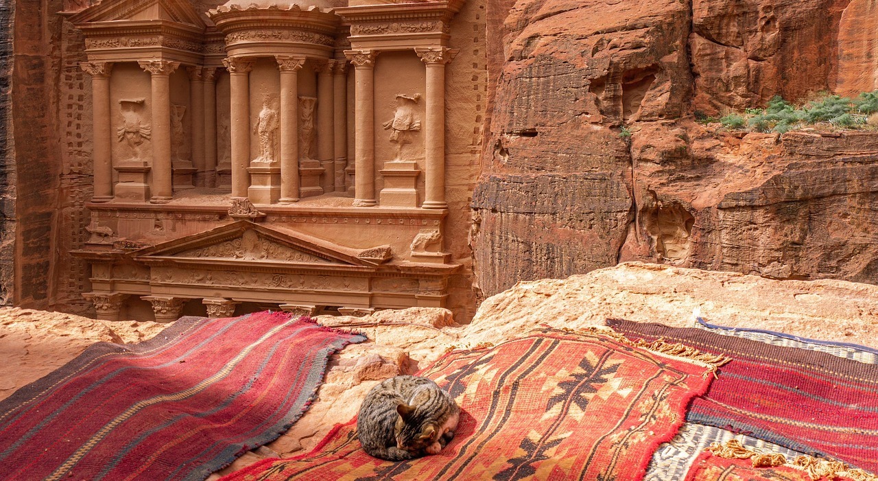 https://statics.cedscdn.it/photos/MED_HIGH/2025/07/22/8971103_22132557_petra.jpg
