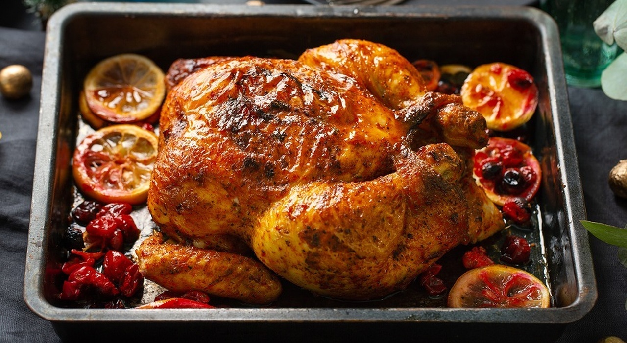 https://statics.cedscdn.it/photos/MED_HIGH/2025/07/22/8971119_22102826_pollo_tumore.jpg