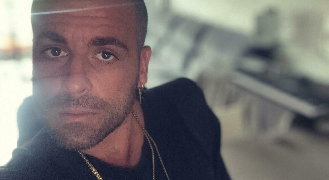Dj Godzi morto a Ibiza, il padre: «Legato e picchiato dalla polizia». La ?Guardia Civil: «Era sotto effetto di droghe»