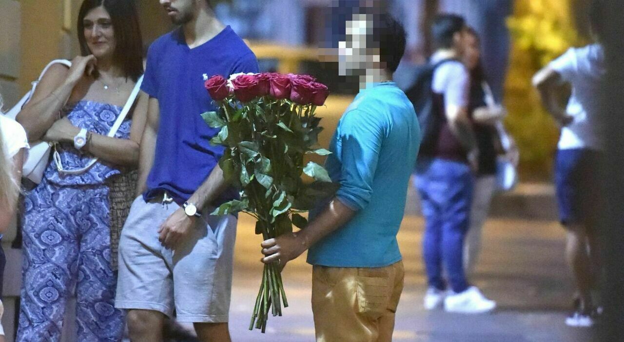 https://statics.cedscdn.it/photos/MED_HIGH/2025/07/22/8971562_22172320_ambulante_rose_venditore_maxi_multa.jpg