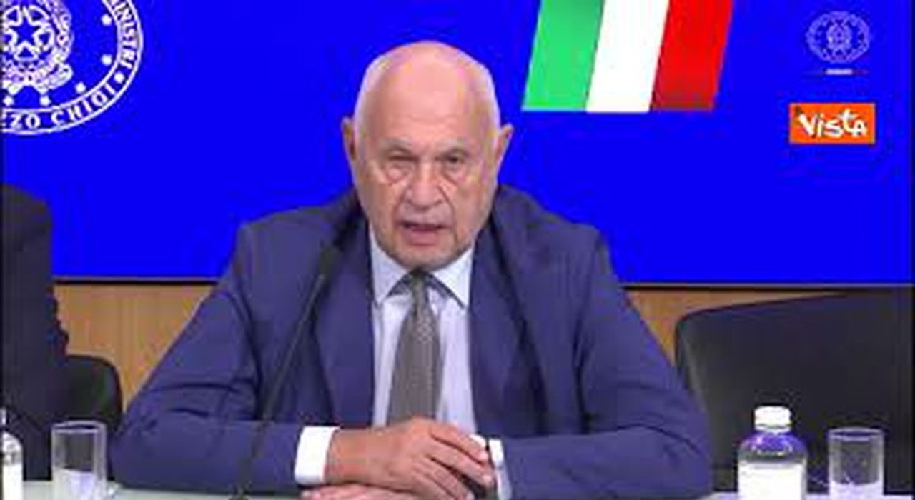 https://statics.cedscdn.it/photos/MED_HIGH/2025/07/22/8971701_poster.jpg
