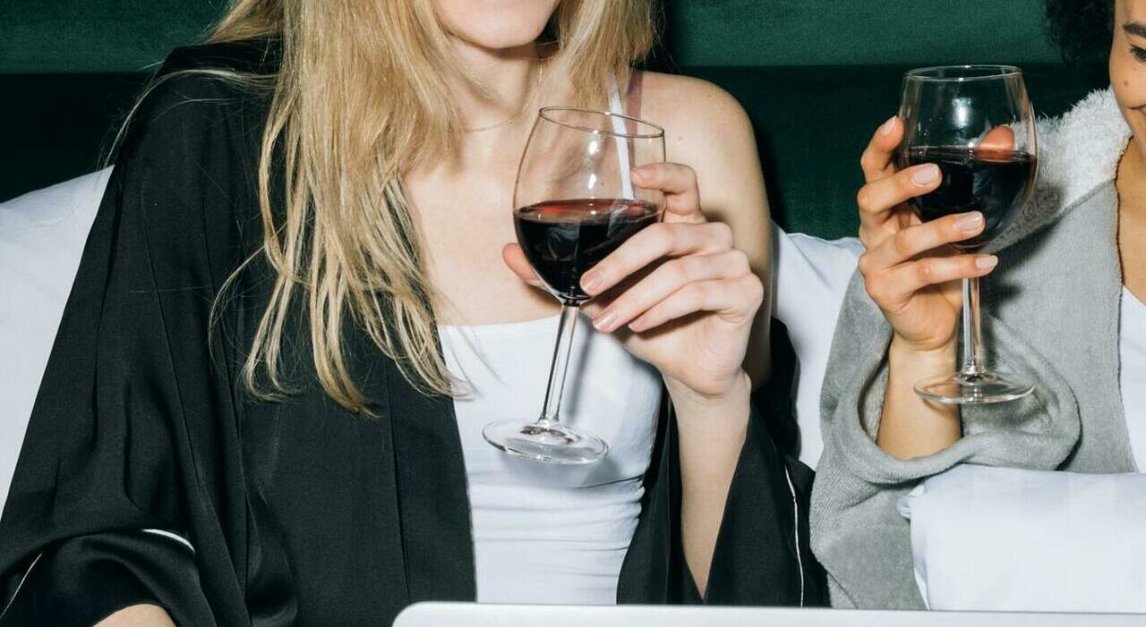 https://statics.cedscdn.it/photos/MED_HIGH/2025/07/22/8971740_22200651_pexels_koolshooters_7142755.jpg