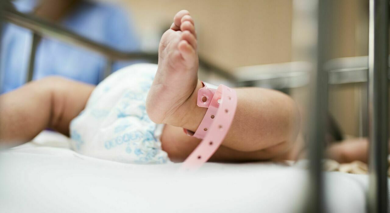 https://statics.cedscdn.it/photos/MED_HIGH/2025/07/23/8973491_23135228_neonato_cocaina_ospedale_padre_oggi.jpg