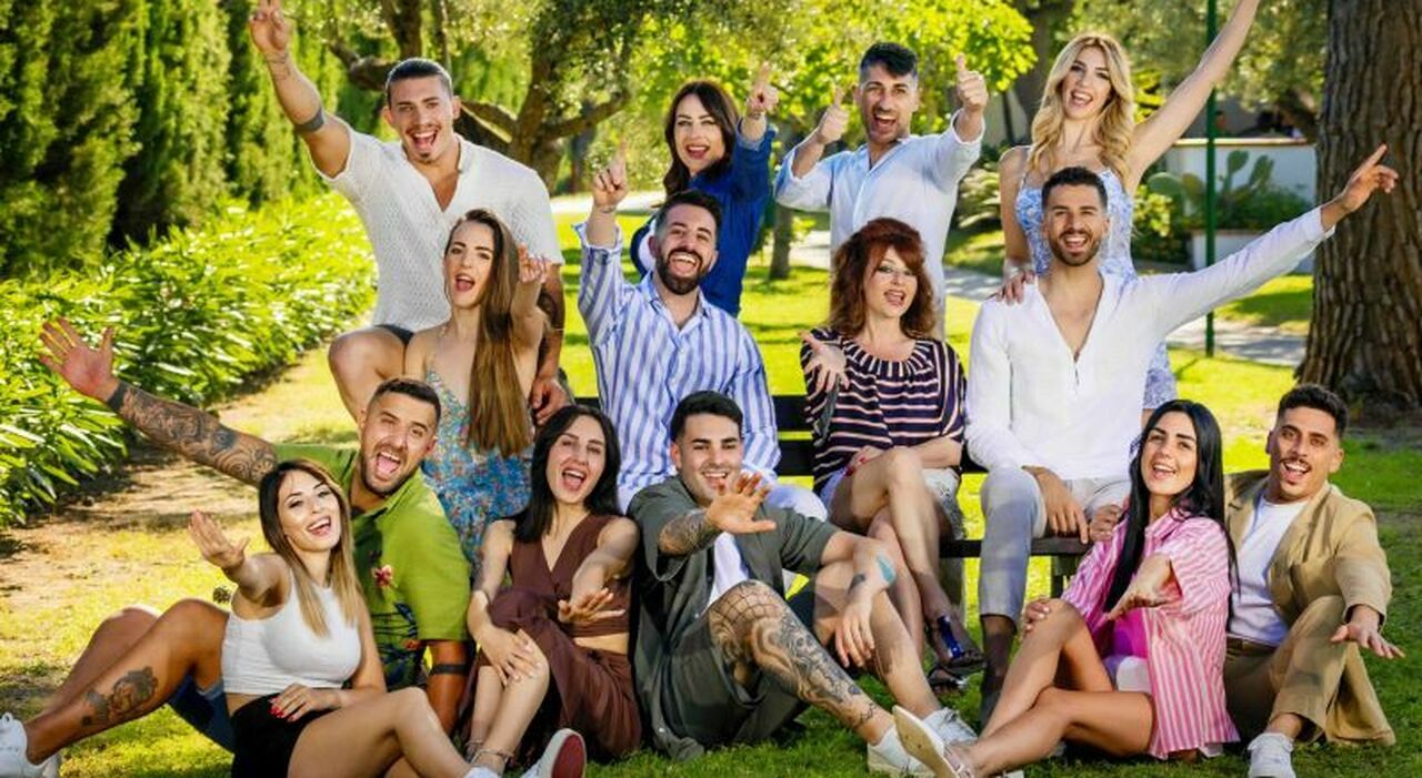 https://statics.cedscdn.it/photos/MED_HIGH/2025/07/23/8973790_23183510_coppie_temptation_island_3258.jpg