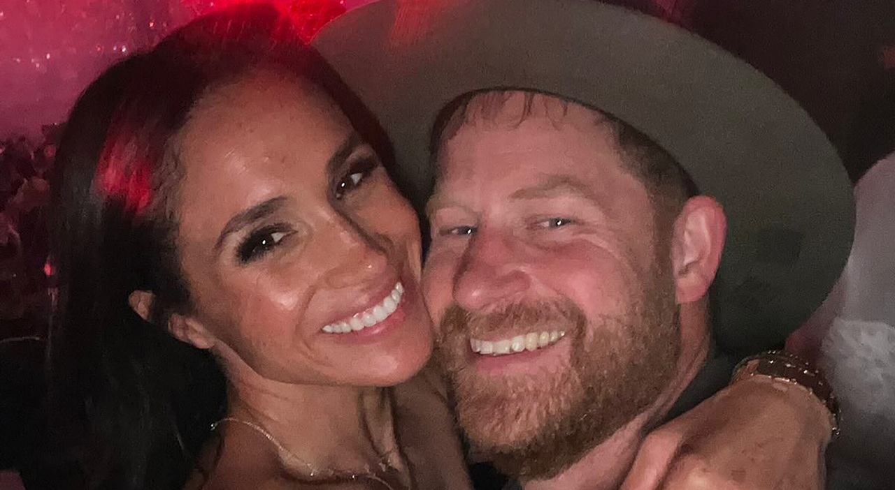 https://statics.cedscdn.it/photos/MED_HIGH/2025/07/23/8974060_23222505_harry_meghan.jpg