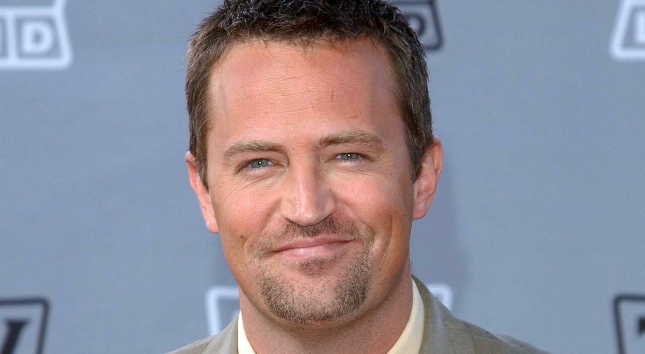 Matthew Perry, il medico confessa: «Gli ho dato io la ketamina che lo ha ucciso». Ora rischia una pena di 40 anni Matthew Perry, il medico confessa: «Gli ho dato io la ketamina che lo ha ucciso». Ora rischia una pena di 40 anni