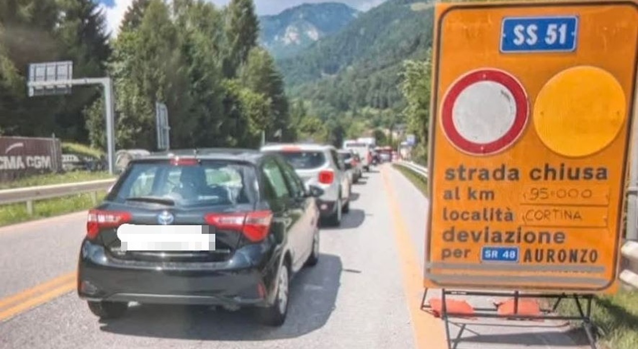 Cortina, un?estate in coda con l Cortina, un?estate in coda con l