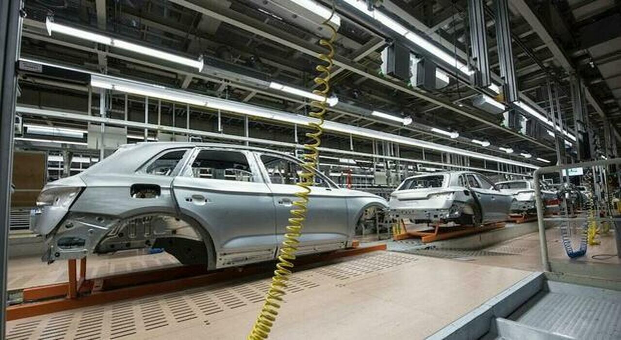 https://statics.cedscdn.it/photos/MED_HIGH/2025/07/25/8977273_8334219_04191337_automotive_linkiesta.jpg