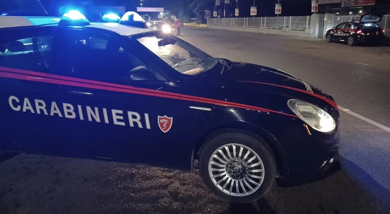 Giugliano, 15enne accoltellato durante una lite in una partita di calcio: fegato perforato, è grave. Arrestato un ragazzo di 18 anni