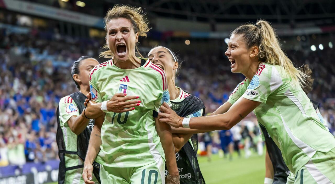 https://statics.cedscdn.it/photos/MED_HIGH/2025/07/25/8977670_25150842_cristiana_girelli_chi_e_fidanzata_quanto_guadagna_amori_carriera_oggi_25_7_2025.jpg