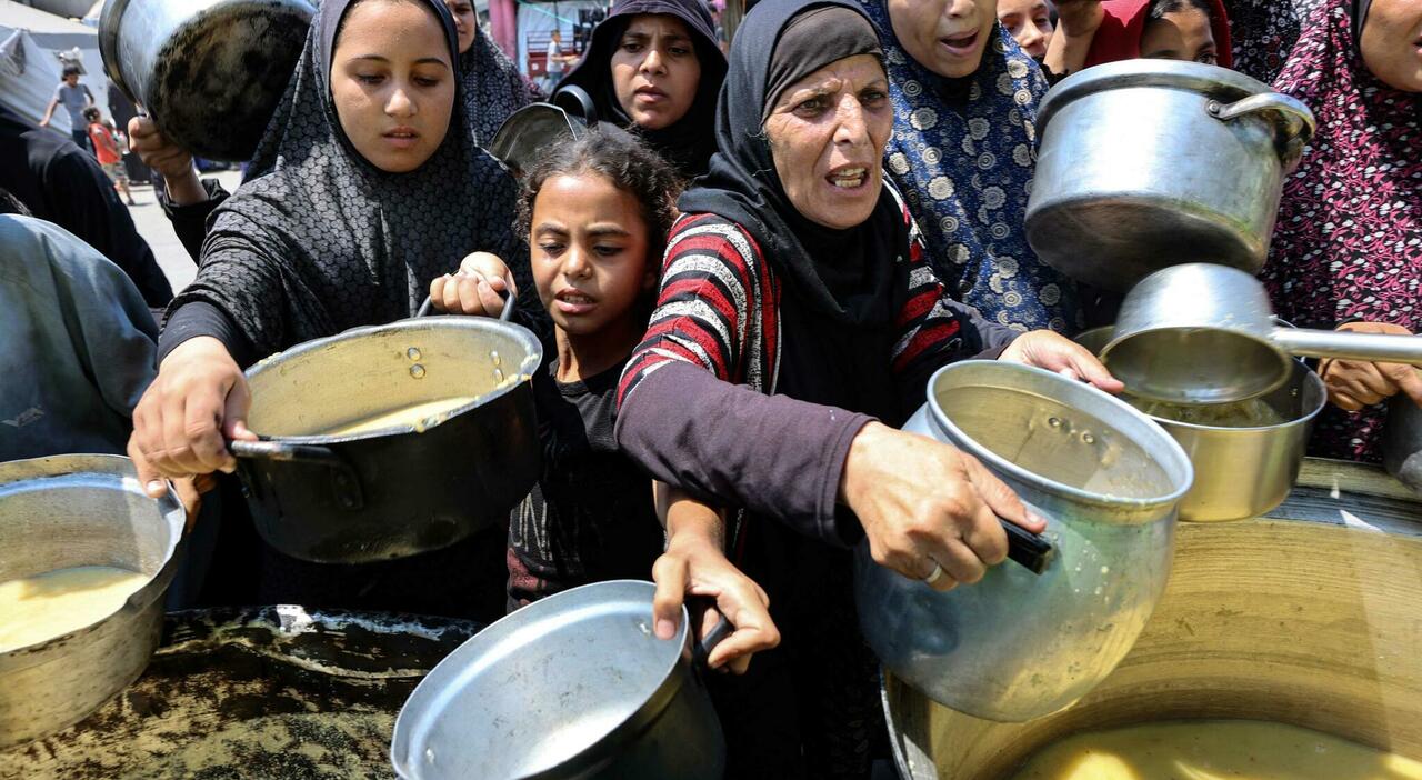 https://statics.cedscdn.it/photos/MED_HIGH/2025/07/26/8979263_26103100_gaza.jpg