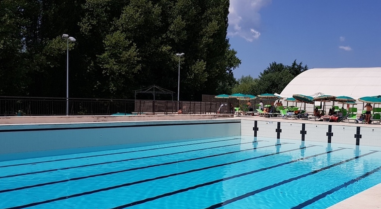 https://statics.cedscdn.it/photos/MED_HIGH/2025/07/26/8979502_26153849_bambina_morta_piscina.jpg