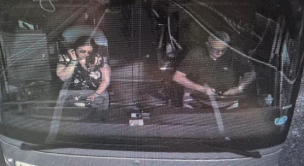 domenica russo morta sul pullman della scuola l autista arrestato francesco pagano era alla guida con lo smartphone foto e video che lo hanno incastrato
