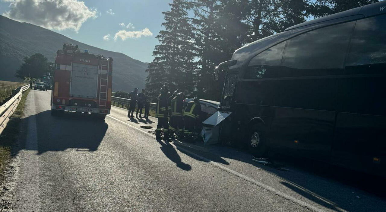 https://statics.cedscdn.it/photos/MED_HIGH/2025/07/26/8979678_26191806_incidente_statale_17_rivisondoli_morti_feriti_oggi_26_7_2025.jpg
