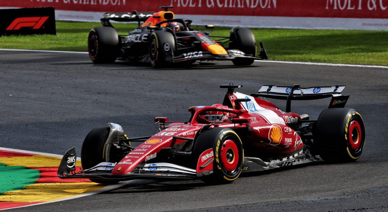 GP Belgio, la diretta: Piastri vede avvicinarsi Norris a soli 4", Leclerc tiene il terzo posto su Verstappen, Hamilton settimo GP Belgio, la diretta: Piastri vede avvicinarsi Norris a soli 4", Leclerc tiene il terzo posto su Verstappen, Hamilton settimo