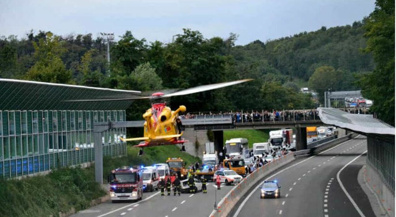 Incidente Torino Milano, auto contromano (guidata da un 70enne): 4 morti e un ferito. Chiuso tratto dell Incidente Torino Milano, auto contromano (guidata da un 70enne): 4 morti e un ferito. Chiuso tratto dell
