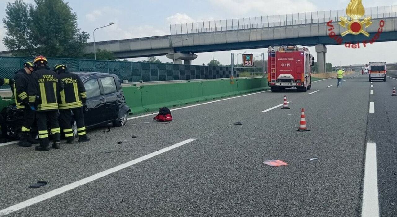 Incidente frontale sulla Torino Milano, 4 morti e un ferito grave: traffico in tilt Incidente frontale sulla Torino Milano, 4 morti e un ferito grave: traffico in tilt