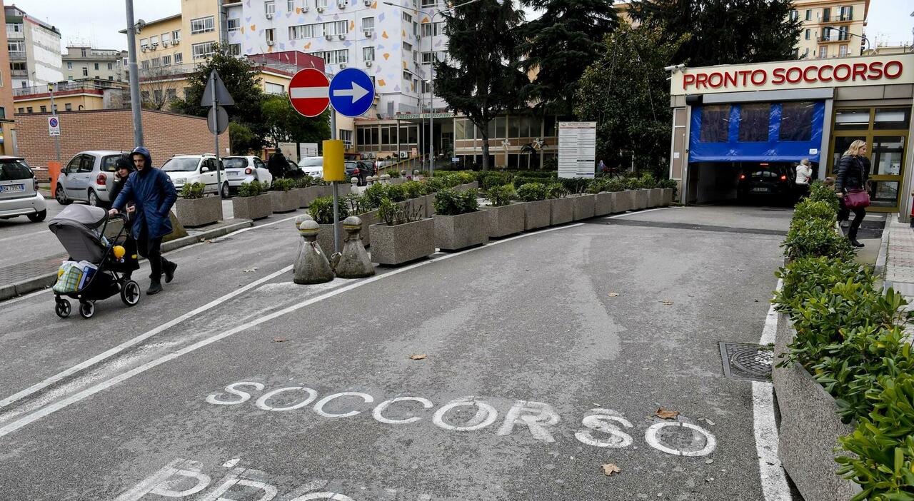 napoli neonata con forti difficolt224 respiratorie era in stato di incoscienza salvata dai poliziotti