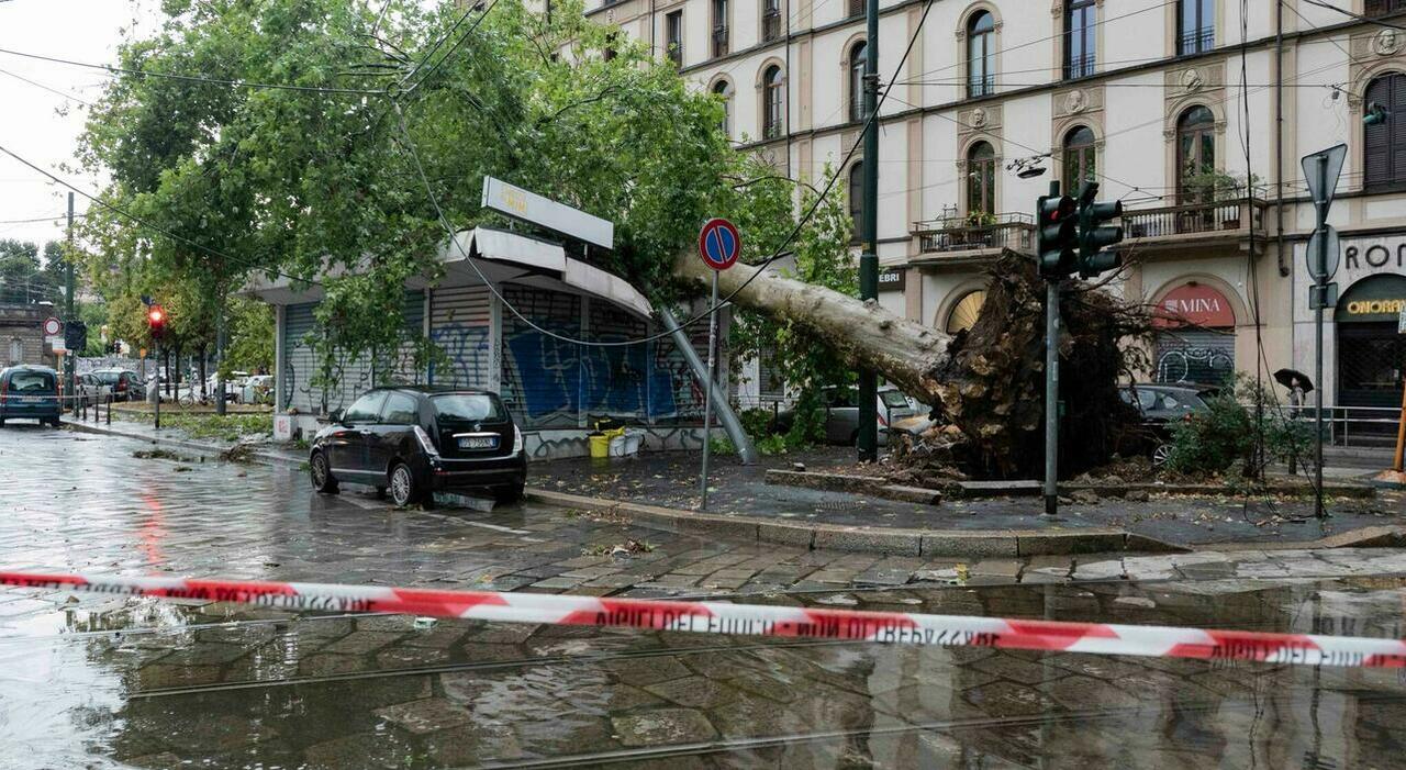 Maltempo, lunedì 28 luglio con allerta meteo in 12 regioni per forti temporali e grandinate: dalla Lombardia alla Puglia, ecco dove Maltempo, lunedì 28 luglio con allerta meteo in 12 regioni per forti temporali e grandinate: dalla Lombardia alla Puglia, ecco dove